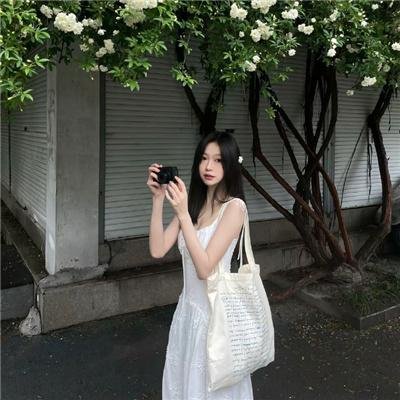 雷娜·贝克的故事